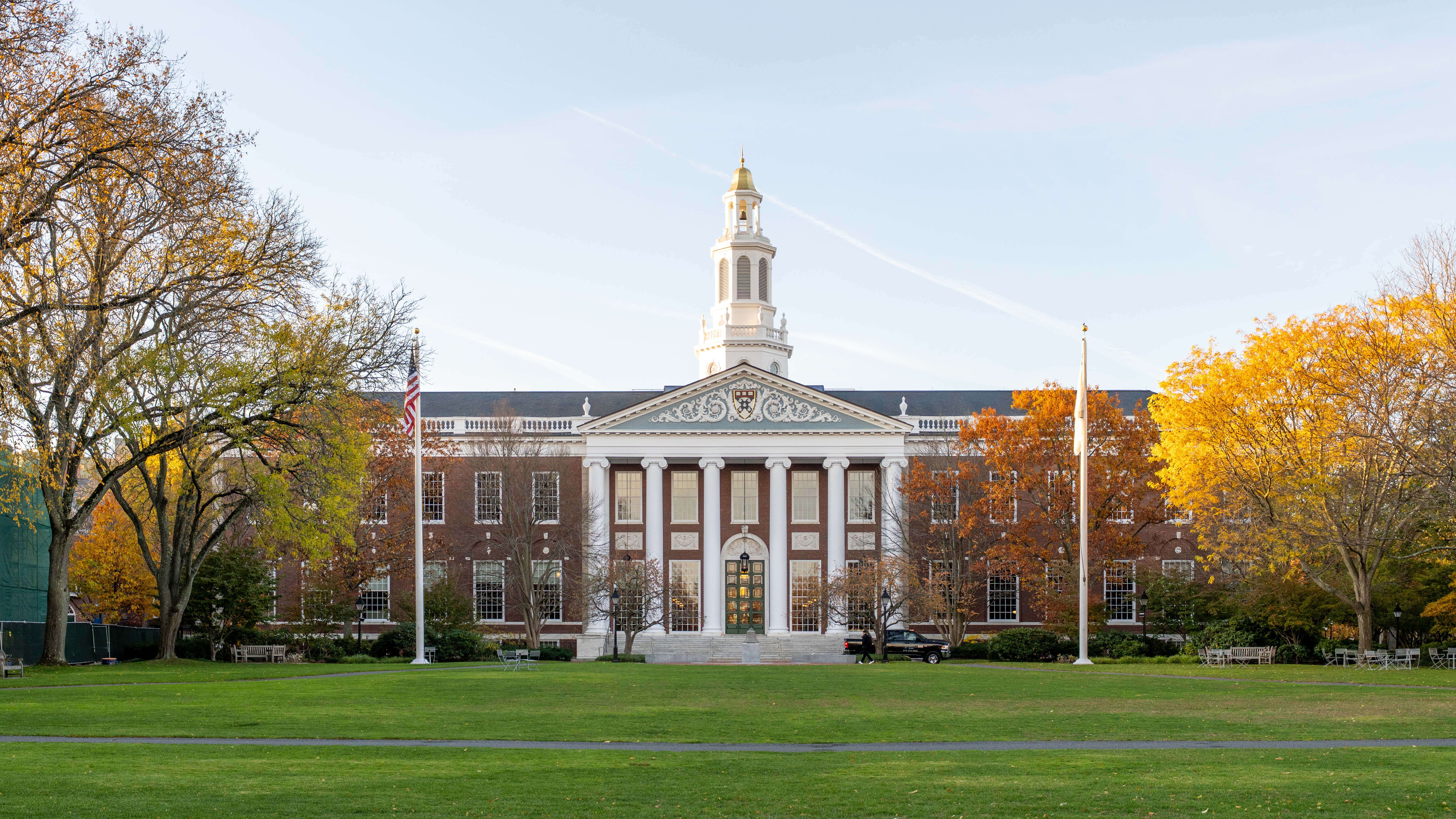 Even MBAs From Top Business Schools Are Struggling to Get Hired