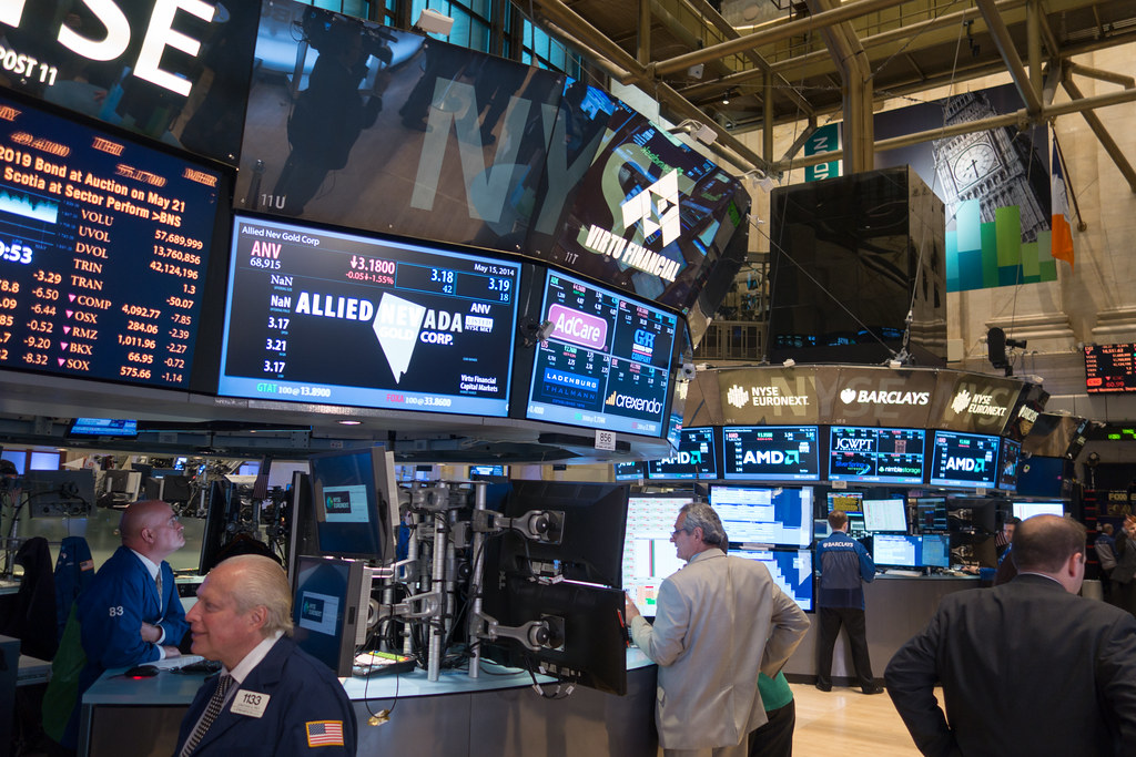 Mega takeovers drive record $2.8tn in dealmaking